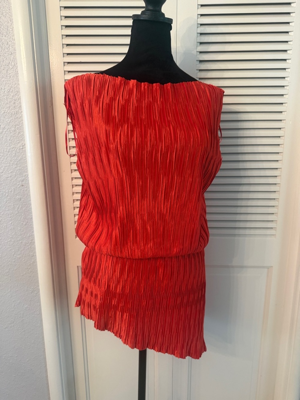 Zara Red Pleated Sleeveless Blouse